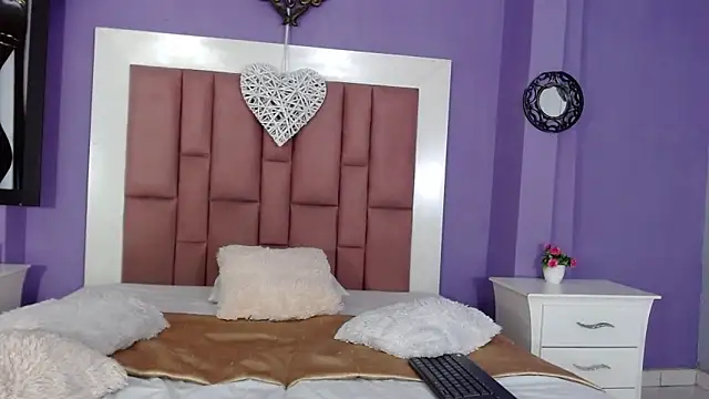 Snapshot of ChiaraLudovica chatting on September 15, 2025, 2:50 pm ChiaraLudovica online show from September 15, 2025, 2:50 pm