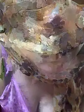 crazy111girl online show from April 8, 2026, 11:55 am