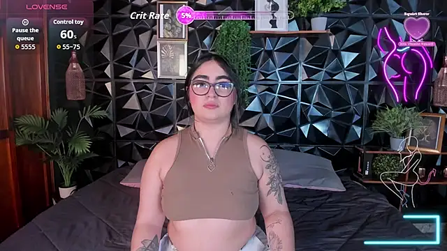 April  foxx online show from November 18, 2025, 3:04 pm