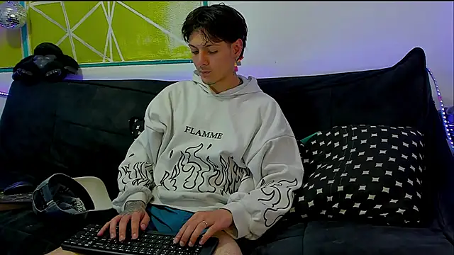 Dioniso guy8 online show from March 31, 2026, 7:27 pm