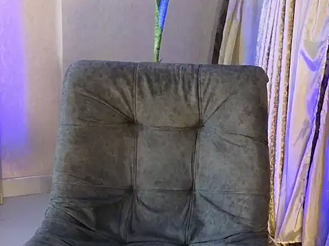 BenjaminCol  online show from October 11, 2025, 12:55 am