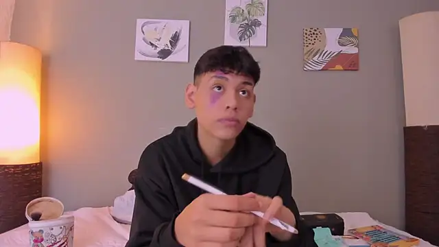 zeus blaze online show from October 15, 2025, 4:44 am