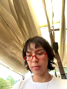 Snapshot of Adry_Bach_ chatting on September 12, 2025, 6:29 pm Adry Bach online show from September 12, 2025, 6:29 pm