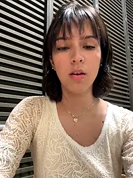 Snapshot of Adry_Bach_ chatting on November 16, 2025, 10:46 pm Adry Bach online show from November 16, 2025, 10:46 pm