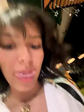 Snapshot of Adry_Bach_ chatting on November 9, 2025, 11:20 pm Adry Bach online show from November 9, 2025, 11:20 pm