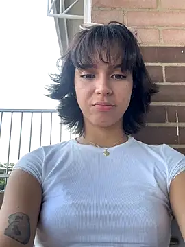 Snapshot of Adry_Bach_ chatting on October 31, 2025, 7:54 pm Adry Bach online show from October 31, 2025, 7:54 pm