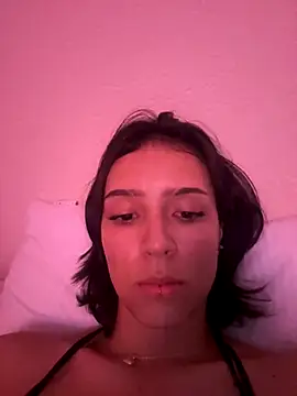 Snapshot of Adry_Bach_ chatting on November 9, 2025, 6:06 am Adry Bach online show from November 9, 2025, 6:06 am