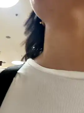 Snapshot of Adry_Bach_ chatting on November 23, 2025, 10:20 pm Adry Bach online show from November 23, 2025, 10:20 pm