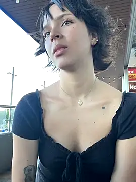 Snapshot of Adry_Bach_ chatting on November 25, 2025, 9:26 pm Adry Bach online show from November 25, 2025, 9:26 pm