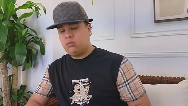 Naim Bennetsex online show from April 14, 2026, 6:35 pm