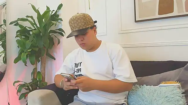 Snapshot of Naim_Bennetsex chatting on October 26, 2025, 7:25 pm Naim Bennetsex online show from October 26, 2025, 7:25 pm