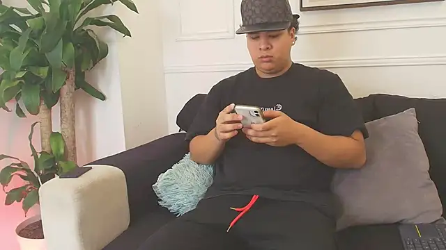 Snapshot of Naim_Bennetsex chatting on October 16, 2025, 6:49 pm Naim Bennetsex online show from October 16, 2025, 6:49 pm