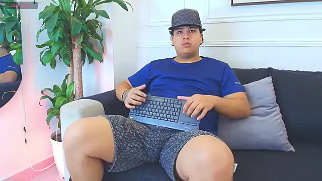 Snapshot of Naim_Bennetsex chatting on October 29, 2025, 6:51 pm Naim Bennetsex online show from October 29, 2025, 6:51 pm