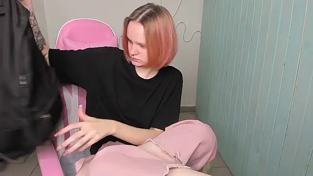 Elieiza xo online show from October 14, 2025, 8:59 am