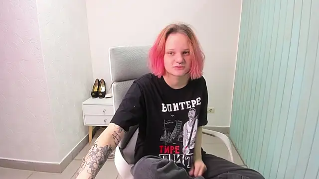 Elieiza xo online show from September 27, 2025, 2:18 am