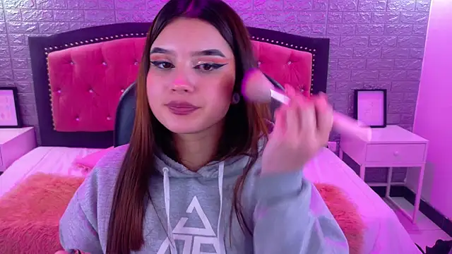 Natalie loffreda online show from October 14, 2025, 7:53 am