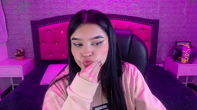 Snapshot of Natalie_loffreda chatting on February 9, 2026, 3:26 am Natalie loffreda online show from February 9, 2026, 3:26 am