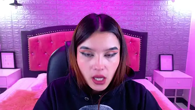 Natalie loffreda online show from October 15, 2025, 3:05 am