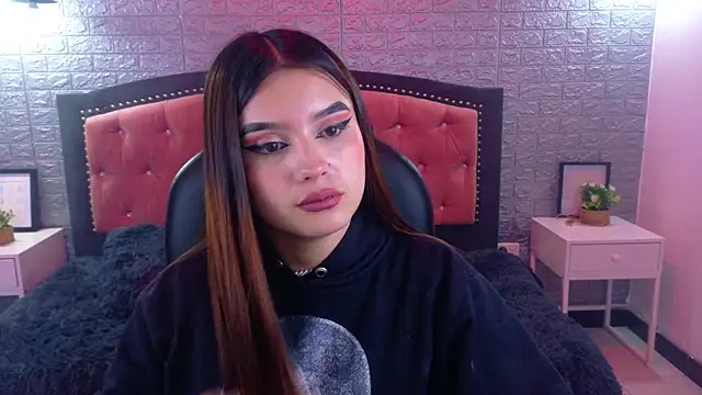 Natalie loffreda online show from November 4, 2025, 2:59 am