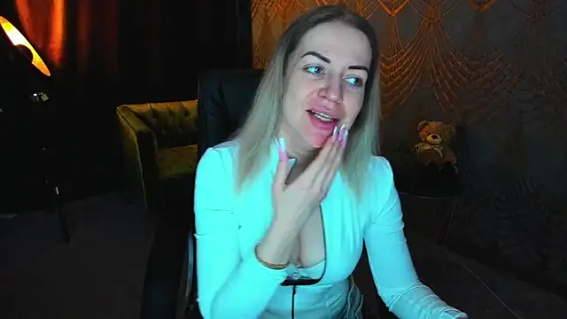 Anna Snows online show from May 6, 2026, 5:06 pm