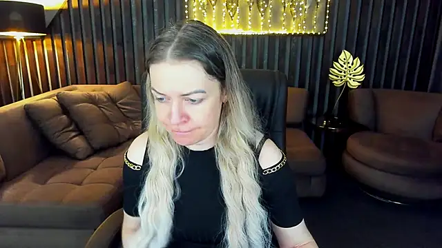 Anna Snows online show from May 17, 2026, 5:29 am
