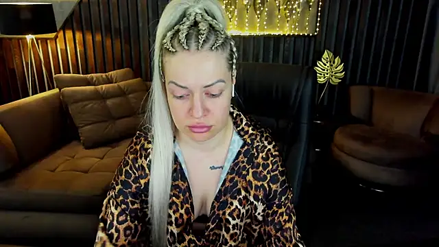 Anna Snows online show from April 11, 2026, 7:45 am