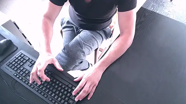 Snapshot of Tresgrossexe27 chatting on November 14, 2025, 1:04 pm Tresgrossexe27 online show from November 14, 2025, 1:04 pm