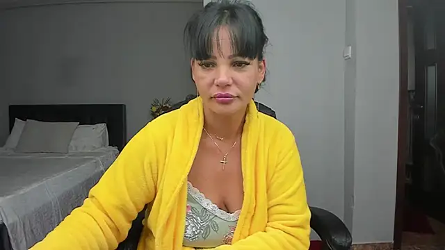 Snapshot of Ella_sweety00 chatting on October 6, 2025, 9:10 am Ella sweety00 online show from October 6, 2025, 9:10 am
