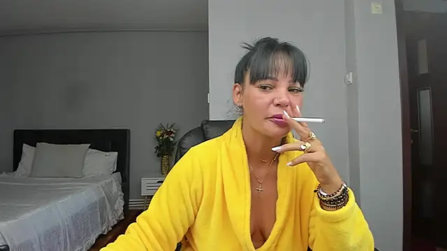 Snapshot of Ella_sweety00 chatting on October 5, 2025, 5:20 am Ella sweety00 online show from October 5, 2025, 5:20 am