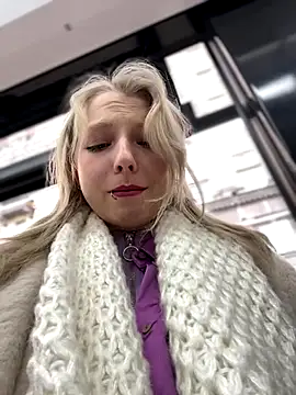 EveLittleSinner online show from October 3, 2025, 9:00 am