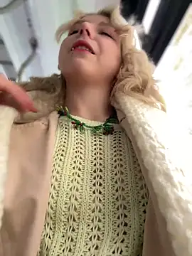 EveLittleSinner online show from September 20, 2025, 9:25 am