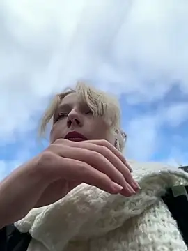 EveLittleSinner online show from September 19, 2025, 7:56 am