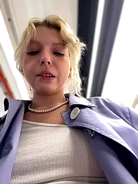 EveLittleSinner online show from September 13, 2025, 8:47 am