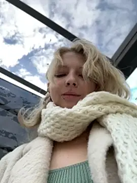 EveLittleSinner online show from October 19, 2025, 11:02 am