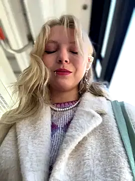 EveLittleSinner online show from October 17, 2025, 9:56 am