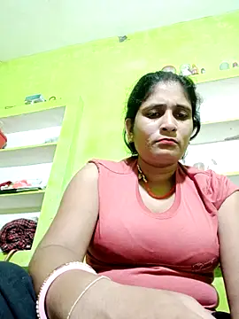 Snapshot of Hot-piuy chatting on September 18, 2025, 9:29 pm Hot-piuy online show from September 18, 2025, 9:29 pm