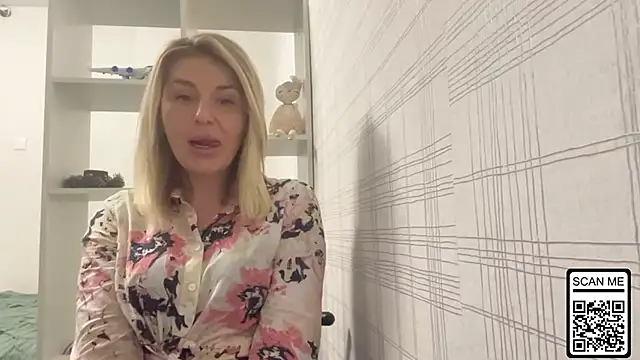 Snapshot of Blondie_xoxoxo chatting on November 16, 2025, 7:51 pm Blondie xoxoxo online show from November 16, 2025, 7:51 pm