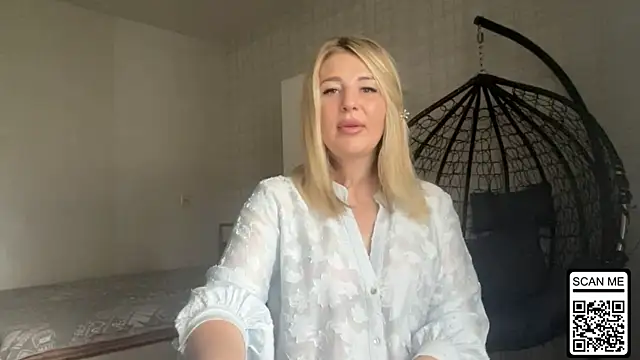 Blondie xoxoxo online show from June 14, 2026, 7:31 am