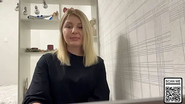 Snapshot of Blondie_xoxoxo chatting on December 18, 2025, 7:29 pm Blondie xoxoxo online show from December 18, 2025, 7:29 pm