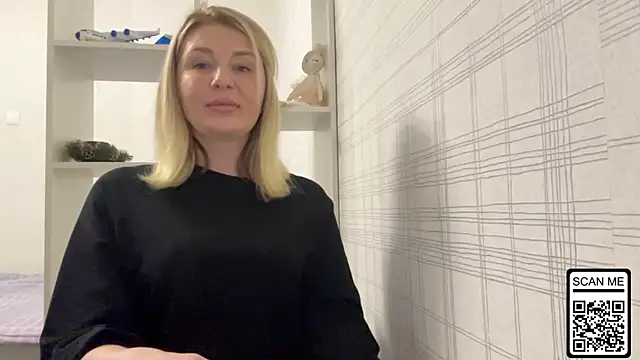 Snapshot of Blondie_xoxoxo chatting on December 4, 2025, 5:34 pm Blondie xoxoxo online show from December 4, 2025, 5:34 pm