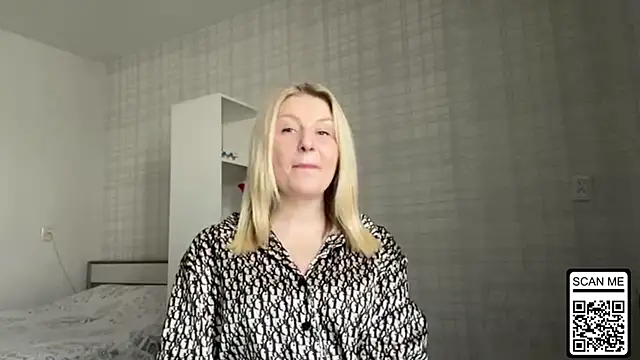 Blondie xoxoxo online show from March 3, 2026, 9:49 am