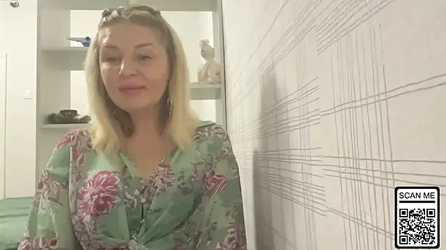 Snapshot of Blondie_xoxoxo chatting on November 5, 2025, 6:55 pm Blondie xoxoxo online show from November 5, 2025, 6:55 pm