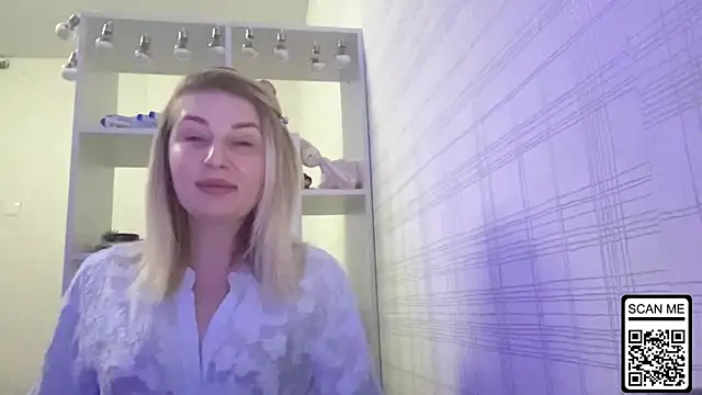 Snapshot of Blondie_xoxoxo chatting on January 7, 2026, 5:18 pm Blondie xoxoxo online show from January 7, 2026, 5:18 pm