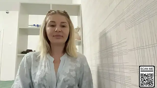 Snapshot of Blondie_xoxoxo chatting on November 18, 2025, 12:41 pm Blondie xoxoxo online show from November 18, 2025, 12:41 pm