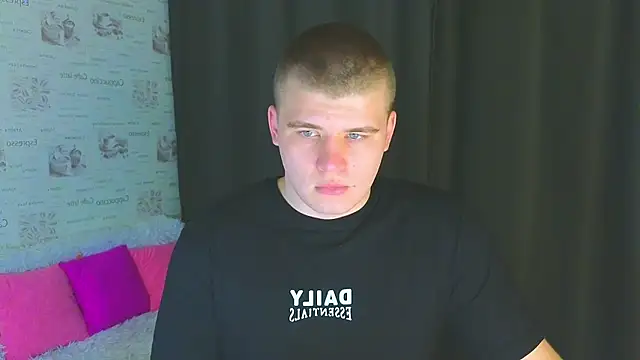 kittenmurr online show from September 24, 2025, 6:47 pm