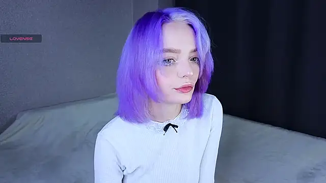 ShizukaBlanche online show from November 25, 2025, 1:33 pm