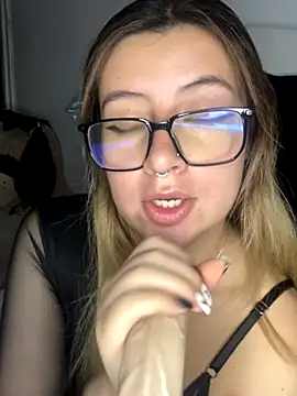 Blair Bunnyy online show from November 28, 2025, 7:30 am