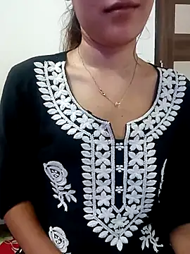 Snapshot of Cutie_Shruti chatting on September 28, 2025, 10:33 am Cutie Shruti online show from September 28, 2025, 10:33 am