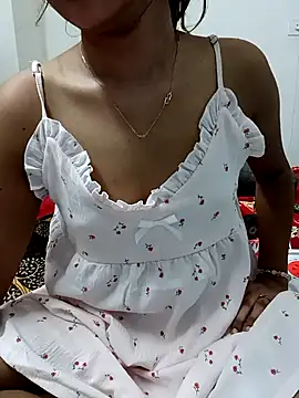 Snapshot of Cutie_Shruti chatting on September 21, 2025, 4:45 pm Cutie Shruti online show from September 21, 2025, 4:45 pm