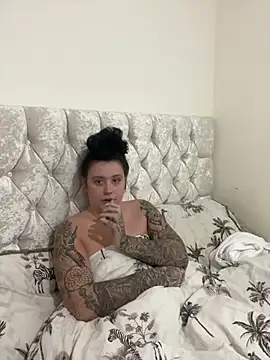 Snapshot of Charsworld chatting on February 24, 2026, 8:37 am Charsworld online show from February 24, 2026, 8:37 am